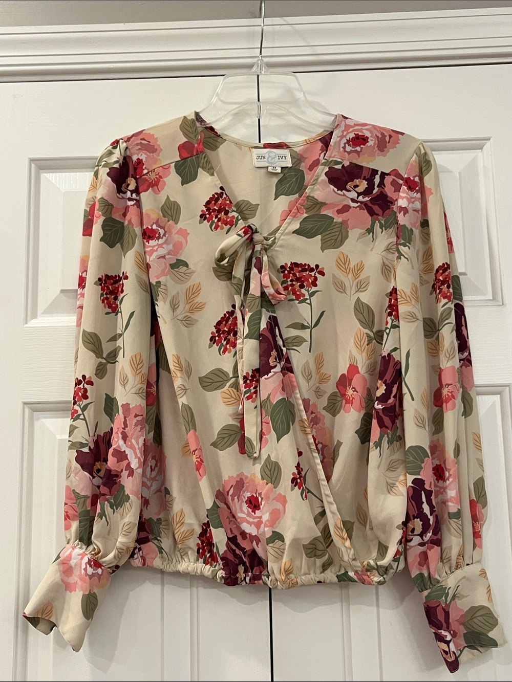 Jun & Ivy floral Tie-Neck/wrap blouse in cream and pink shades size M